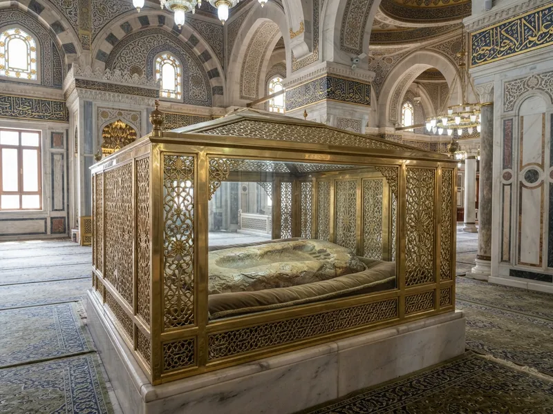 Makam-ı İbrahim - Hz. İbrahim'in Ayak İzi 2026 ilgili görseli
